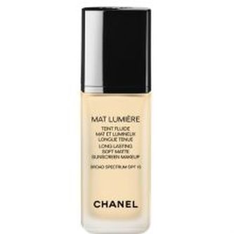 Chanel Make-up pro mladší a odpočatý vzhled Vitalumiére (Satin Smoothing Fluid Make-up SPF 15) 30 ml Make-up pro mladší a odpočatý vzhled Vitalumiére (Satin Smoothing Fluid Make-up SPF 15) 30 ml - Odstín 20 Clair woman