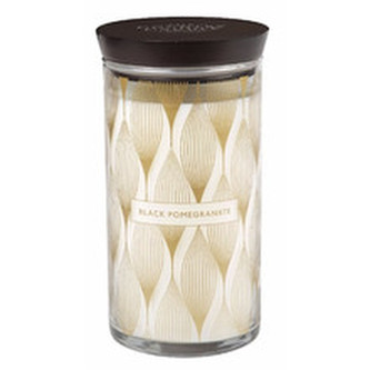 Country Candle Black Pomegranate ( granátové jablko ) - Vonná svíčka ve skleněné dóze 930. ml pro ženy Country Candle Black Pomegranate ( granátové jablko ) - Vonná svíčka ve skleněné dóze 930. ml pro ženy