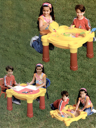 Stoleček pískoviště a voda