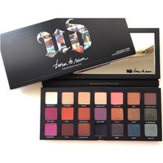 Urban Decay Born to Run Eyeshadow Palette - Paletka očních stínů 16 g pro ženy Urban Decay Born to Run Eyeshadow Palette - Paletka očních stínů 16 g pro ženy