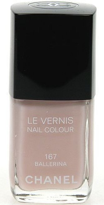 Chanel Le Vernis Lak na nehty 13 ml 18 Rouge Noir pro ženy Chanel Le Vernis Lak na nehty 13 ml 18 Rouge Noir pro ženy