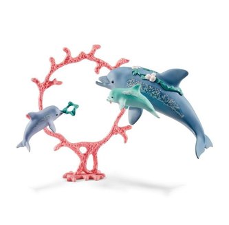 Mama delfin z dziećmi