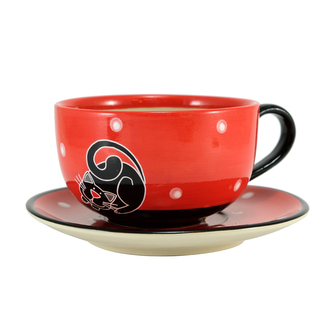 Šálek s podšálkem, Kočka