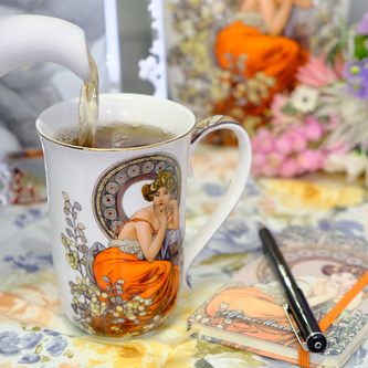 Porcelánový hrnek – Mucha