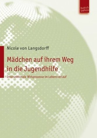 Mädchen auf ihrem Weg in die Jugendhilfe