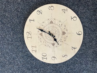 Hodiny nástěnné dřevo Mandala pr. 34 cm