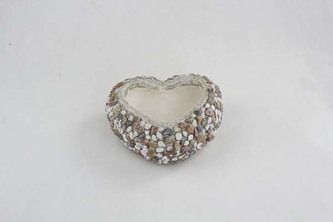 Zahradní květináč s kameny - srdce (polyresin), 0/3