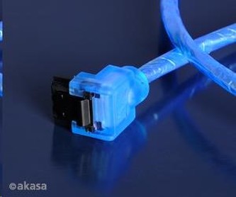 AKASA kabel SATA3 datový kabel k HDD,SSD a optickým mechanikám, zahnutý konektor, modrý UV svítící, 1m