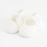 Kojenecké krajkové capáčky New Baby béžová 0-3 m - velikost 0-3 m