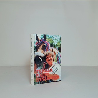 Trhala fialky dynamitem