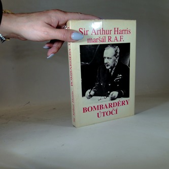 Bombardéry útočí