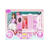 Panenka se šatníkem a oblečením