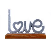 DEKORACE &quot;LOVE&quot; NA DŘEVĚNÉM PODSTAVCI 25X17CM