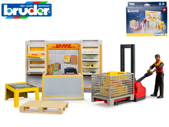 Bruder DHL obchod s vysokozdvižným vozíkem 4+ v krabičce Bruder DHL obchod s vysokozdvižným vozíkem 4+ v krabičce