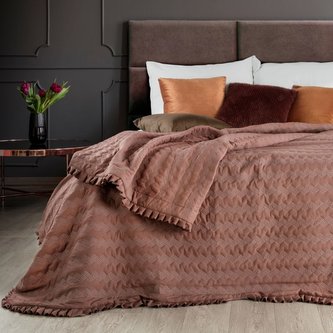 Přehoz na postel s volánky ALBANA 220x240 cm cihlová Mybesthome