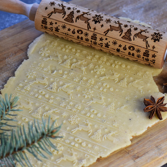 Embosovaný váleček na pečení - sobi a ozdoby