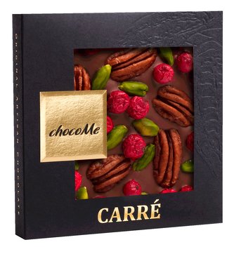 Mléčná čokoláda s pekanovými ořechy, červeným rybízem a pistáciemi z Bronte