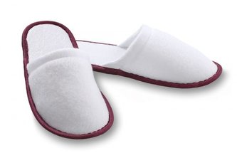 Dámské hotelové pantofle s uzavřenou špičkou a gumovou podrážkou